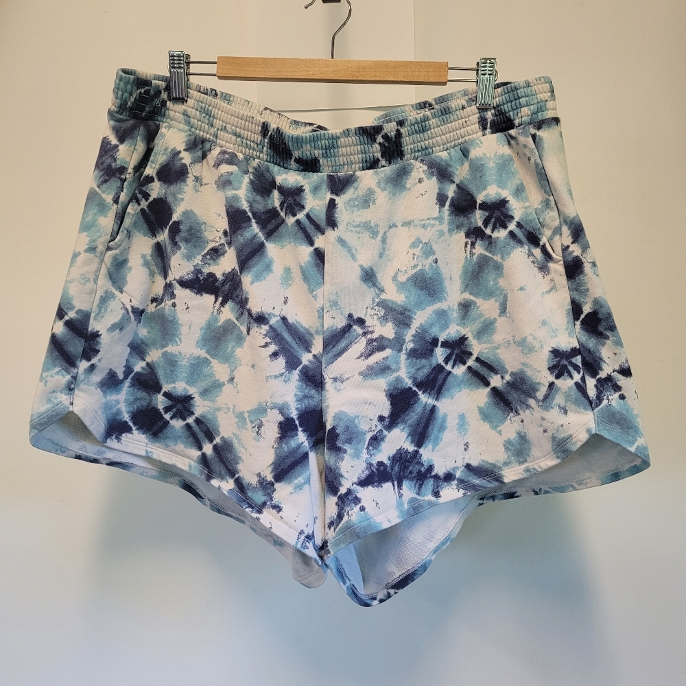 Old Navy Shorts Womens Plus 2X XXL Blue White Spiral Tie Dye Lightweight Pockets